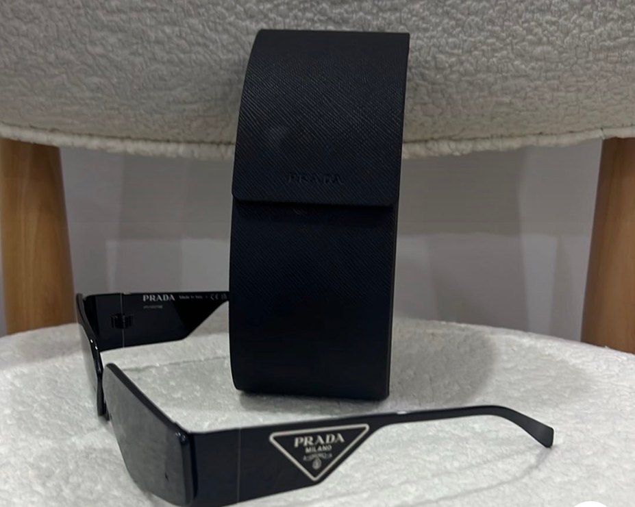 Minimalist Siyah Kadın Gözlüğü - Görsel 2