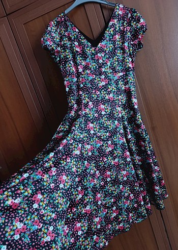 Çiçek Desenli V Yaka Uzun Kadın Elbise - Görsel 2