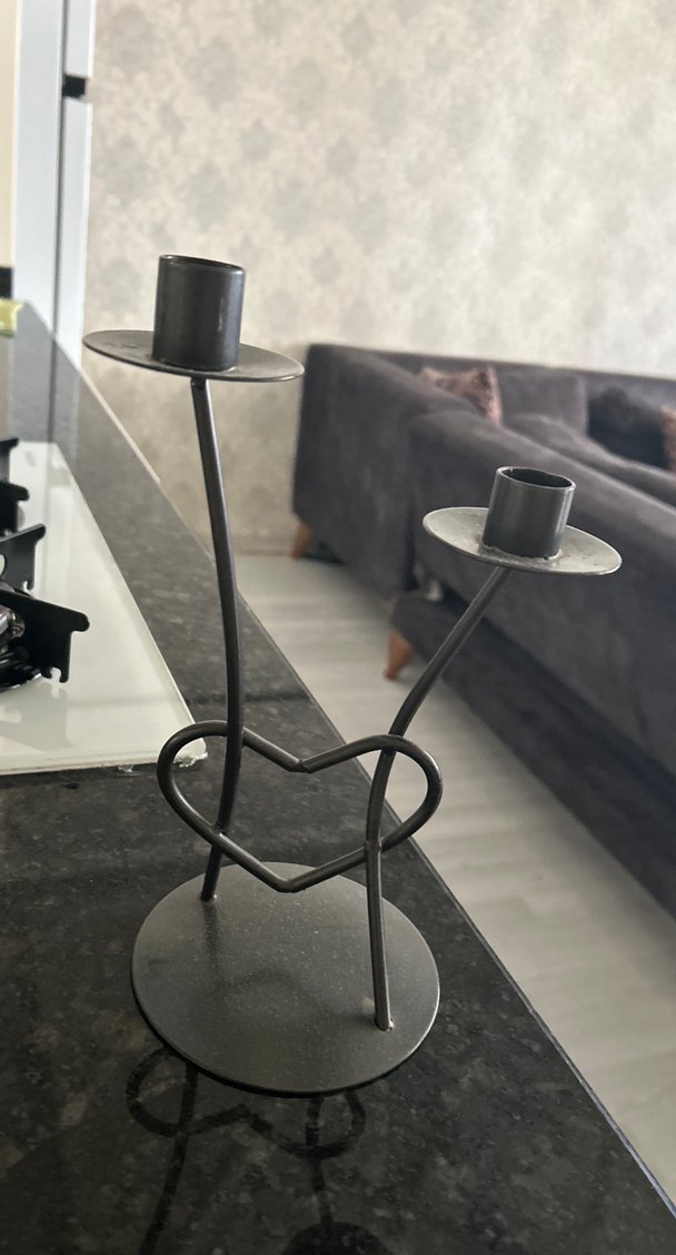 Kalpli Siyah Metal Şamdan - Görsel 3