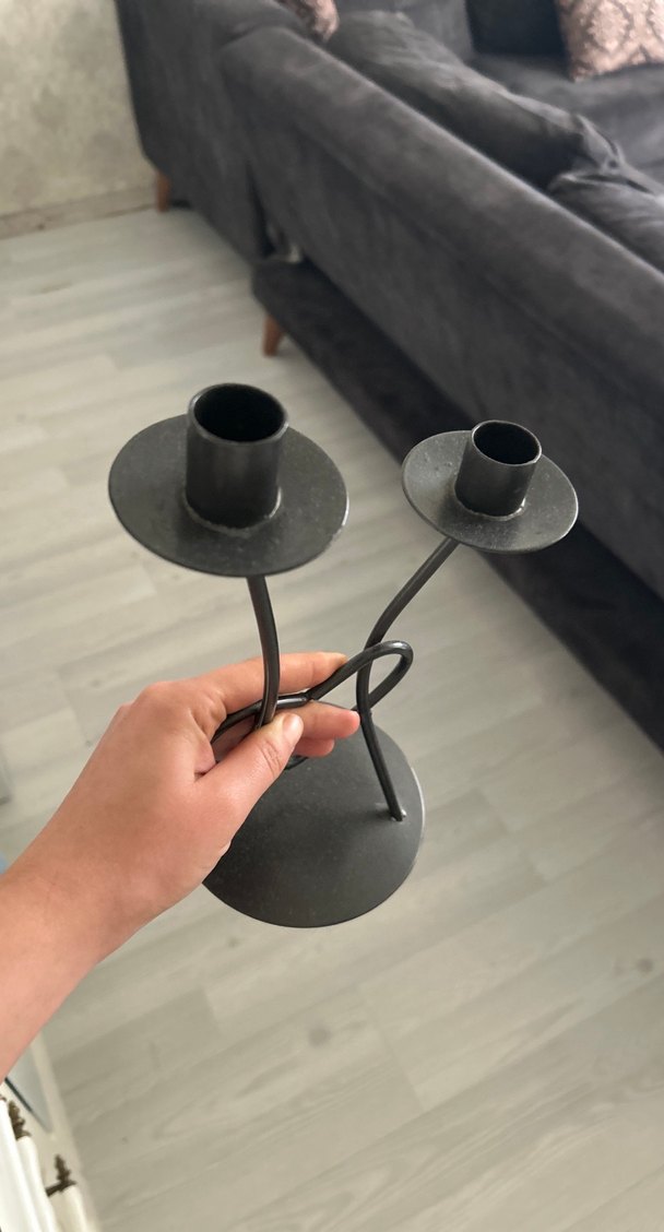 Kalpli Siyah Metal Şamdan - Görsel 2