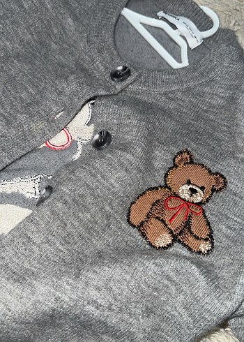 Nakışlı Gri Kız Hırka - Görsel 3