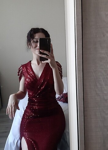 Bordo pullu abiye