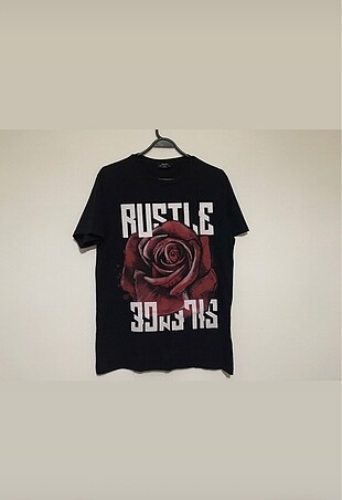 Bershka T-Shirt (S beden)