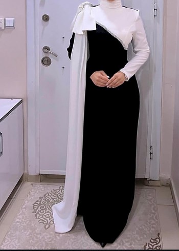 Kadın Beyaz Siyah Uzun Abiye Elbise - Görsel 2