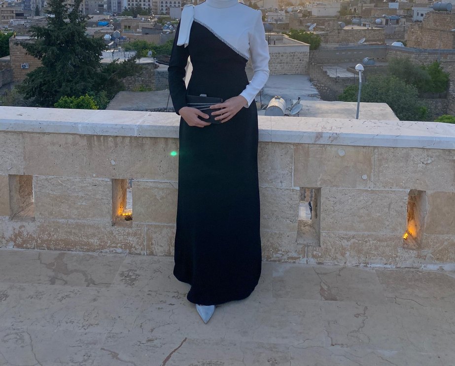 Kadın Beyaz Siyah Uzun Abiye Elbise - Görsel 4