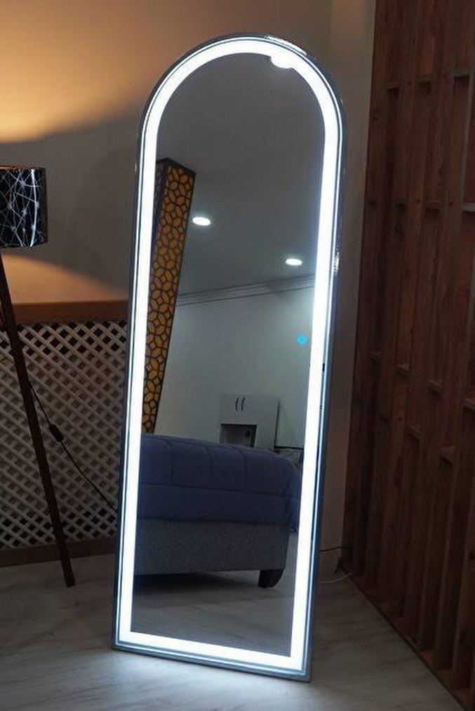 Altın Renkli Işıklı Dikdörtgen Ayna - Görsel 4