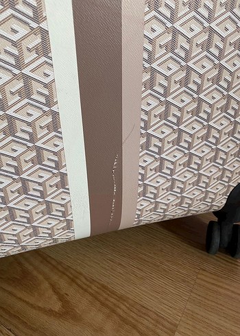 Guess büyük boy valiz bavul - Görsel 8