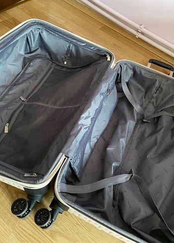 Guess büyük boy valiz bavul - Görsel 6