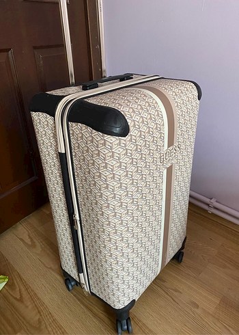 Guess büyük boy valiz bavul - Görsel 3