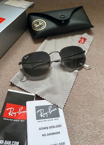 Ray Ban