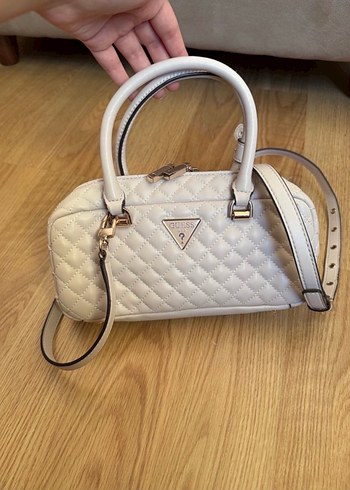 Guess orijinal çanta - Görsel 2