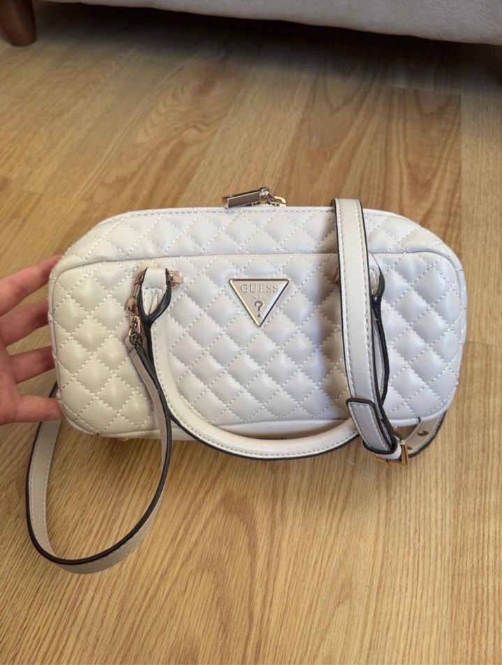 Guess orijinal çanta - Görsel 3