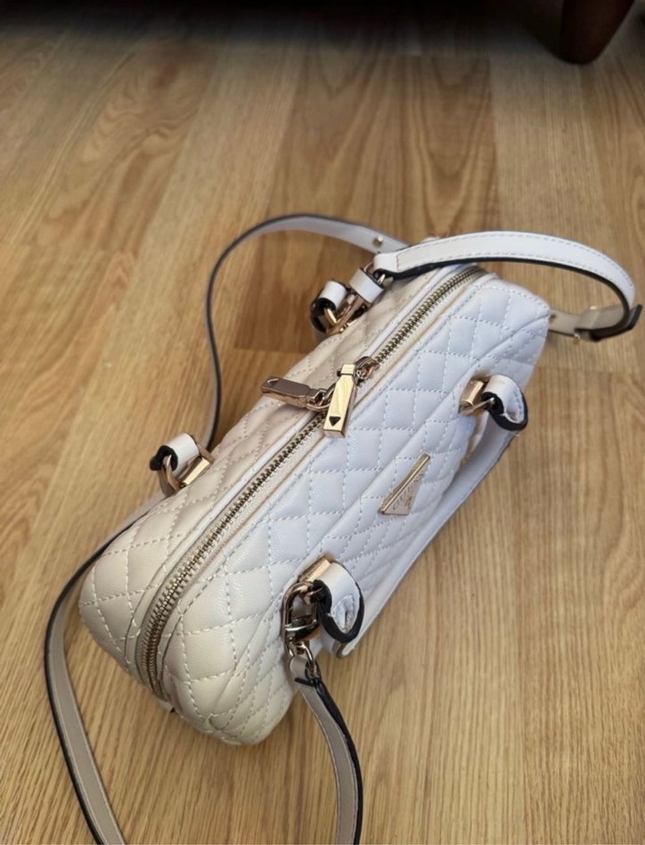 Guess orijinal çanta - Görsel 4