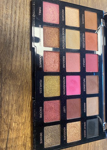 Revolution Pro Çok Renkli Göz Farı Paleti - Görsel 4