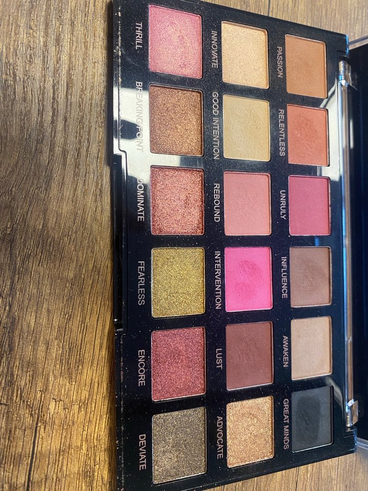 Revolution Pro Çok Renkli Göz Farı Paleti - Görsel 4