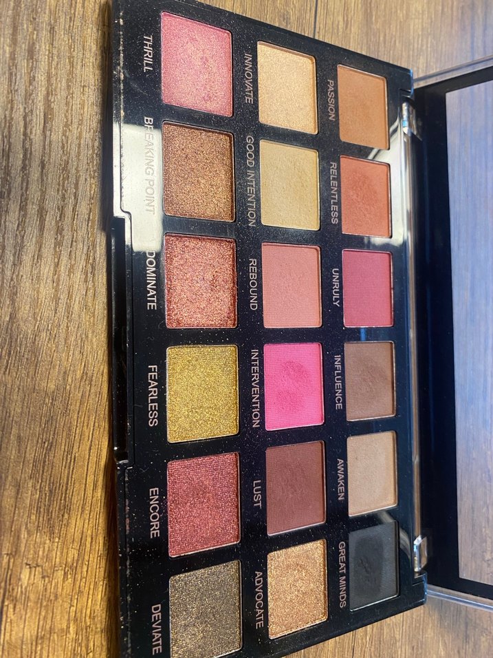 Revolution Pro Çok Renkli Göz Farı Paleti - Görsel 3