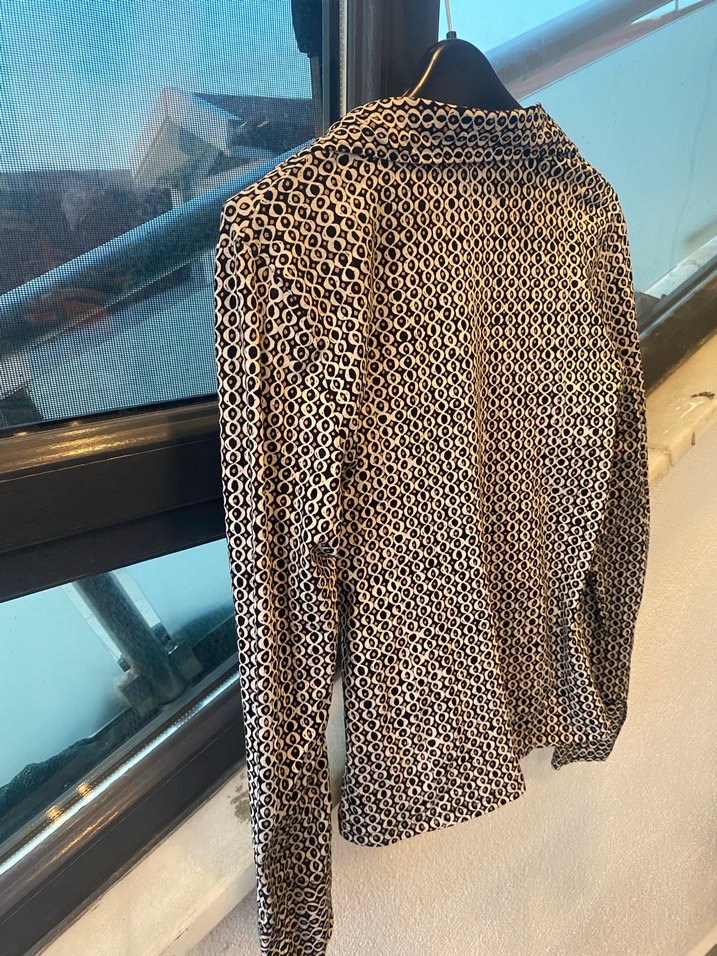 Marks Spencer Düğmeli V Yaka Yılan Desenli Kadın Bluz - Görsel 4