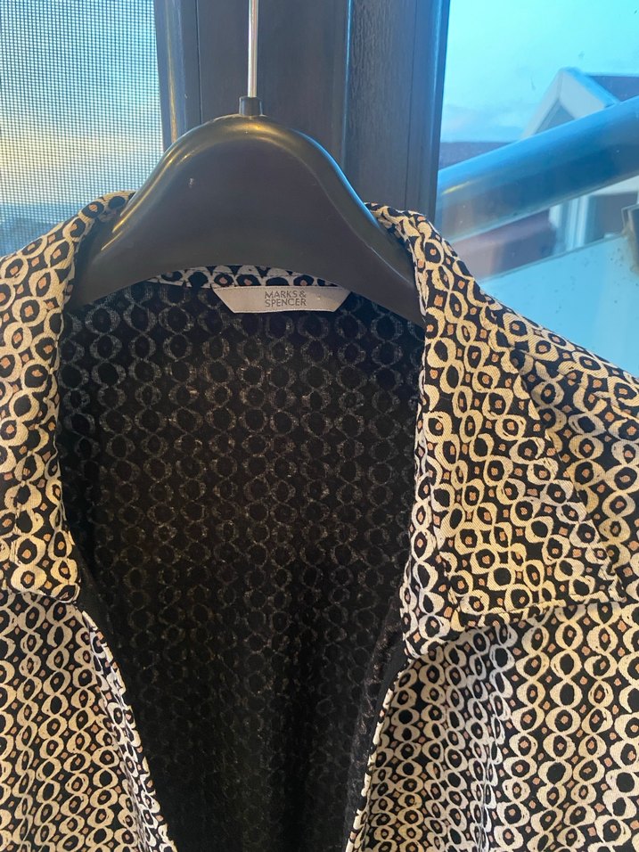 Marks Spencer Düğmeli V Yaka Yılan Desenli Kadın Bluz - Görsel 2