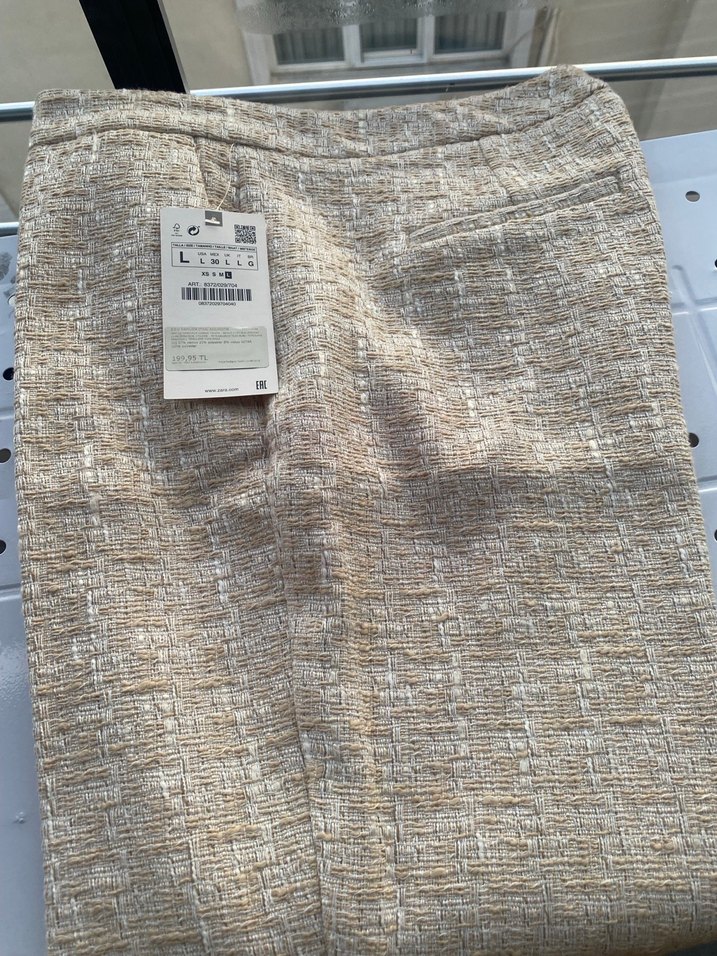 Zara Sıfır 
Bej Midi Pilili Kadın Kumaş Tüvit Pantolon - Görsel 3