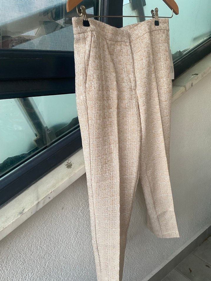 Zara Sıfır 
Bej Midi Pilili Kadın Kumaş Tüvit Pantolon - Görsel 2