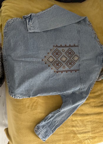 Düğmeli Gri Nakışlı Kadın Kot Ceket - Görsel 4