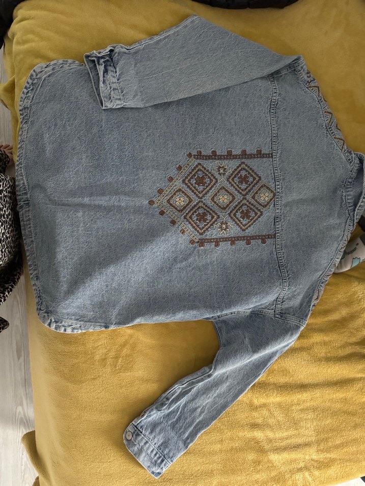 Düğmeli Gri Nakışlı Kadın Kot Ceket - Görsel 4