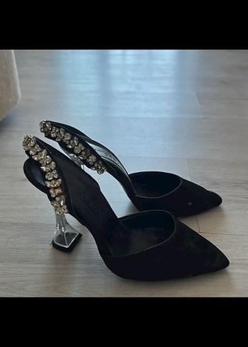 Siyah Parlak Yılan Desenli Boncuklu Topuklu Ayakkabı - Görsel 3