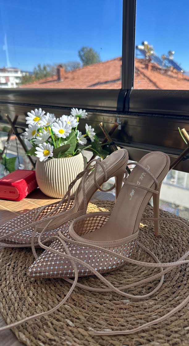 Bej Yılan Desenli Bağcıklı Stiletto - Görsel 2