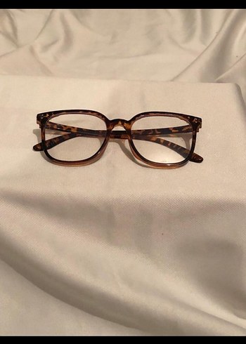 Şeffaf Koyu Kahverengi Minimalist Kadın Gözlüğü - Görsel 2