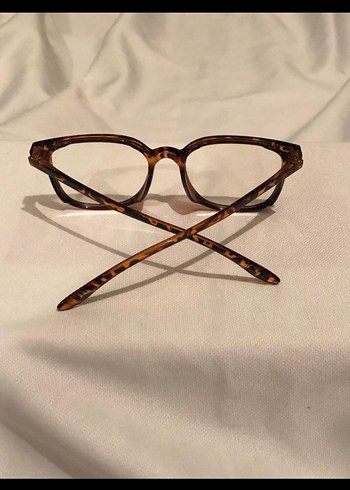 Şeffaf Koyu Kahverengi Minimalist Kadın Gözlüğü - Görsel 3