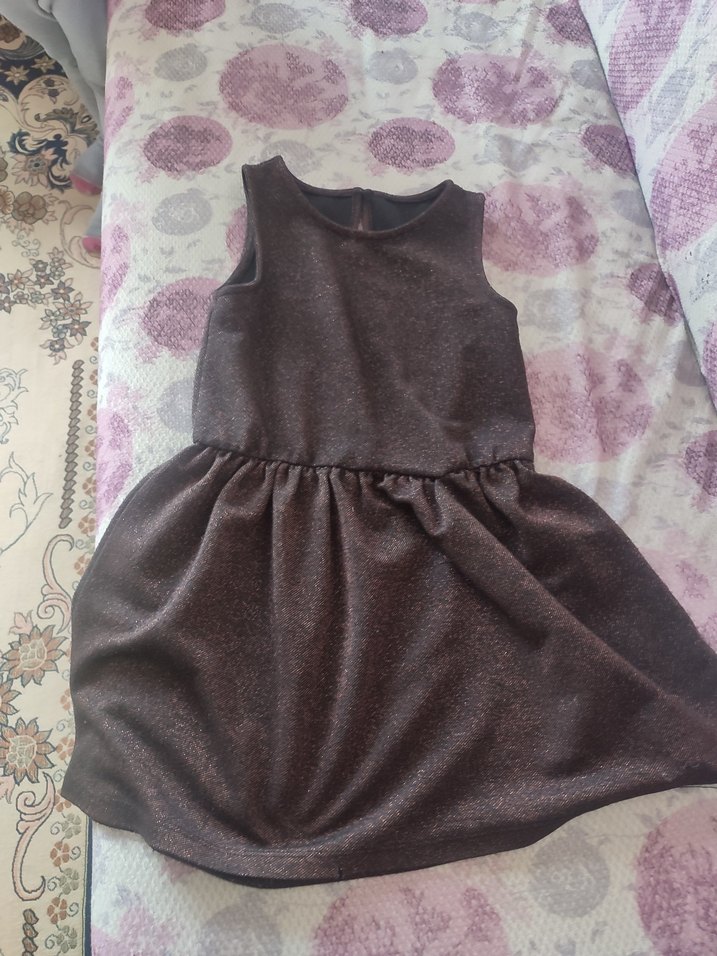 Kız Çocuk Kahverengi Kolsuz Elbise - Görsel 2