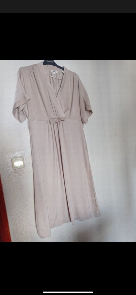 Bej V Yakalı Uzun Salaş Kadın Elbise - Görsel 2