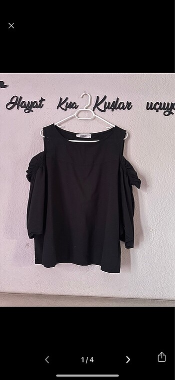 Omzu Açık Pamuklu Siyah Bluz
