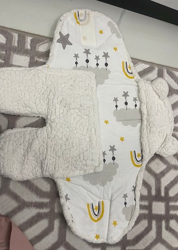 Beyaz Desenli Bebek Battaniyesi - Görsel 3