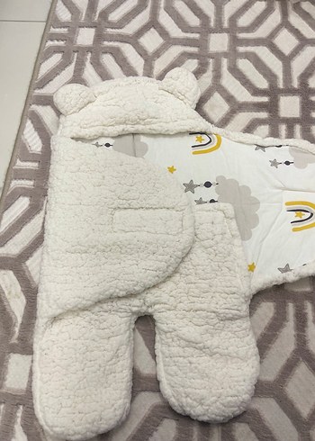 Beyaz Desenli Bebek Battaniyesi - Görsel 4