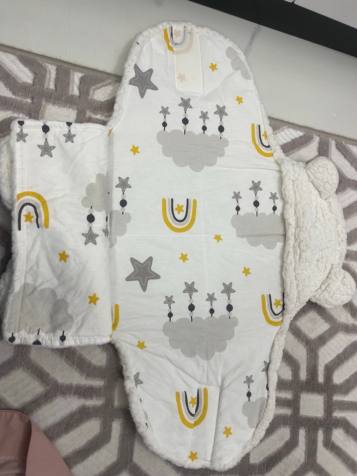 Beyaz Desenli Bebek Battaniyesi - Görsel 2