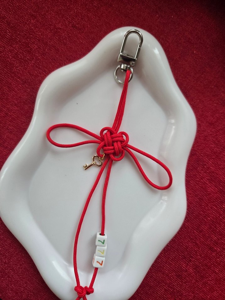 Şans düğümü ve 777 manifest charm - Görsel 2