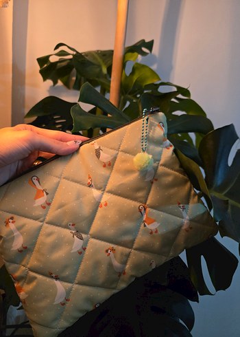 Yeşil renk Bej Baskılı Kadın Makyaj Çantası - Görsel 2