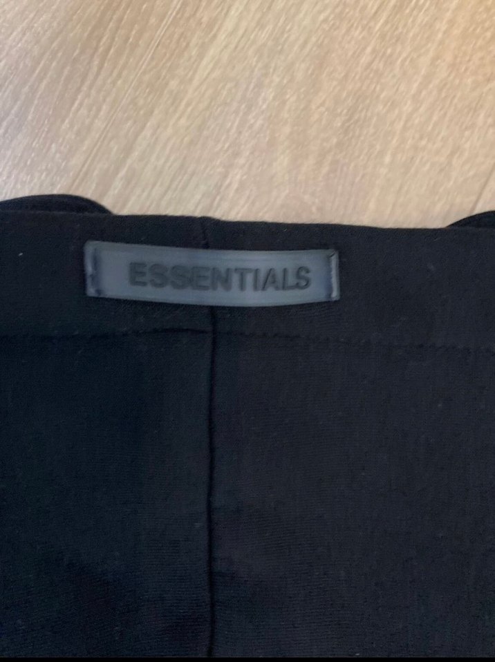 Siyah Essentials hoodie - Görsel 4