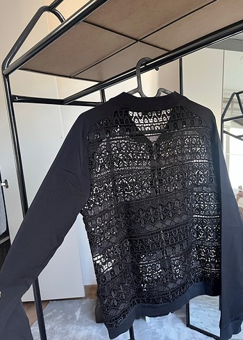 Dantel Detaylı Siyah V Yaka Kadın Bluz - Görsel 2