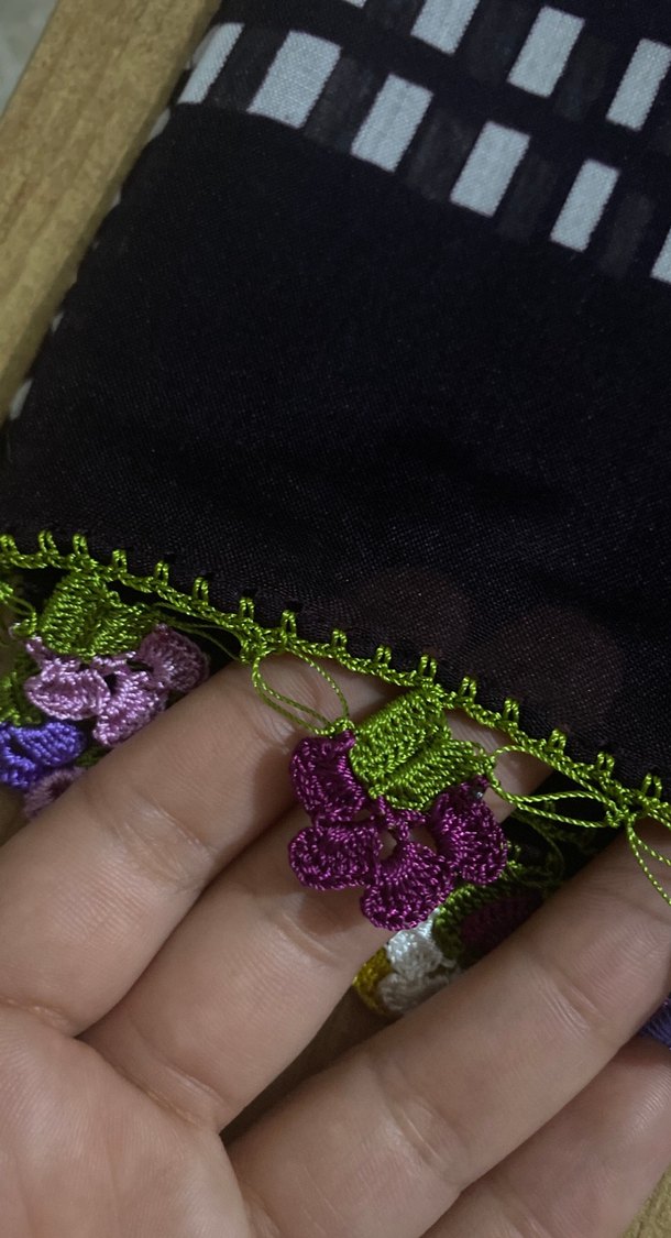 Çiçek Desenli Dantel Kenarlı Bohem Kadın Fuları - Görsel 2