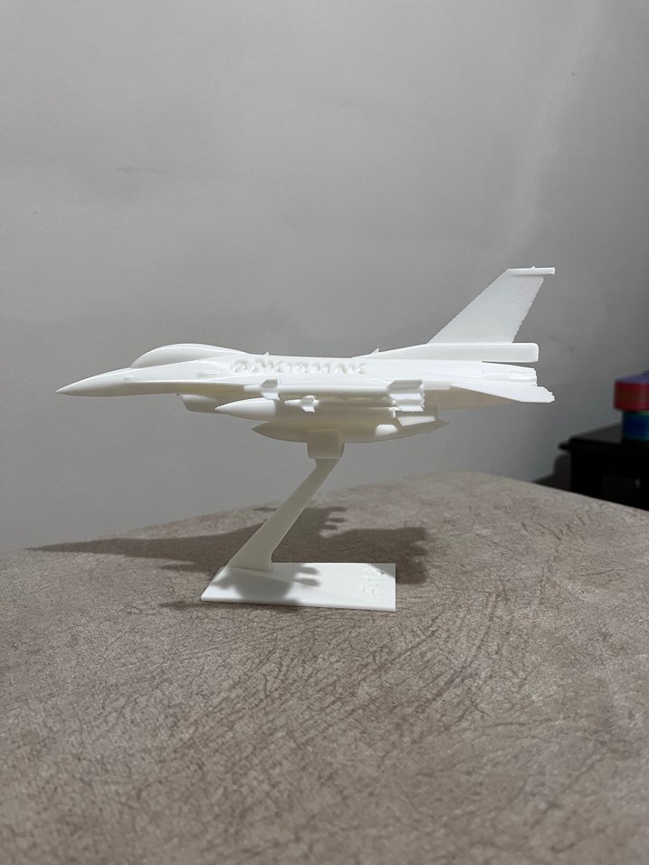 Beyaz ve Gri Jet Uçak Model Kiti - Görsel 2