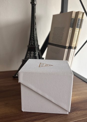 GUESS Beyaz Saat Kutusu - Görsel 3