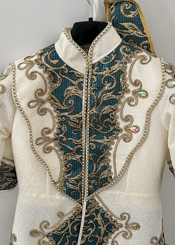 İşlemeli Beyaz Parlak Kısa Kollu Çocuk sünnet takımı - Görsel 2