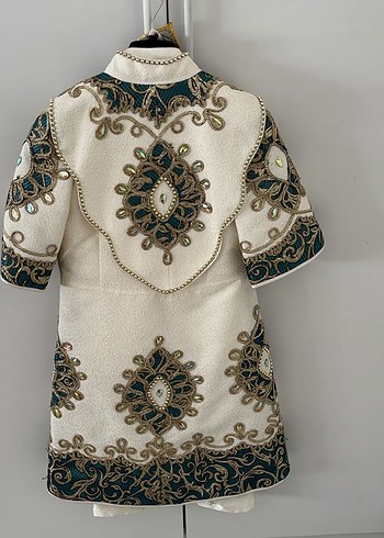 İşlemeli Beyaz Parlak Kısa Kollu Çocuk sünnet takımı - Görsel 6