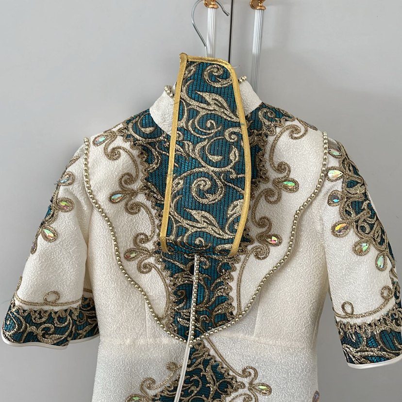 İşlemeli Beyaz Parlak Kısa Kollu Çocuk sünnet takımı - Görsel 5