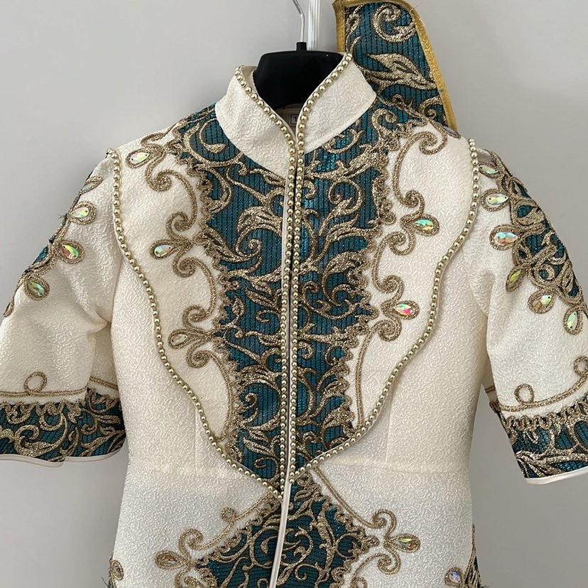 İşlemeli Beyaz Parlak Kısa Kollu Çocuk sünnet takımı - Görsel 3