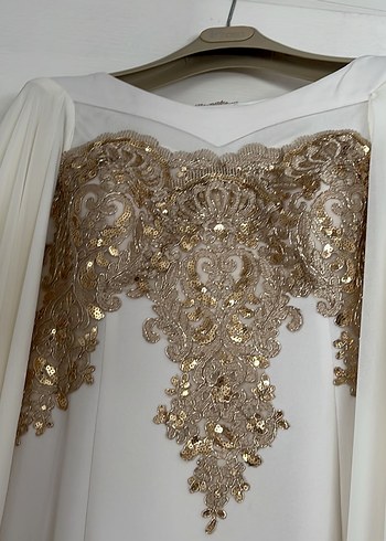 Uzun Beyaz İşlemeli Kadın Abiye Elbise - Görsel 4