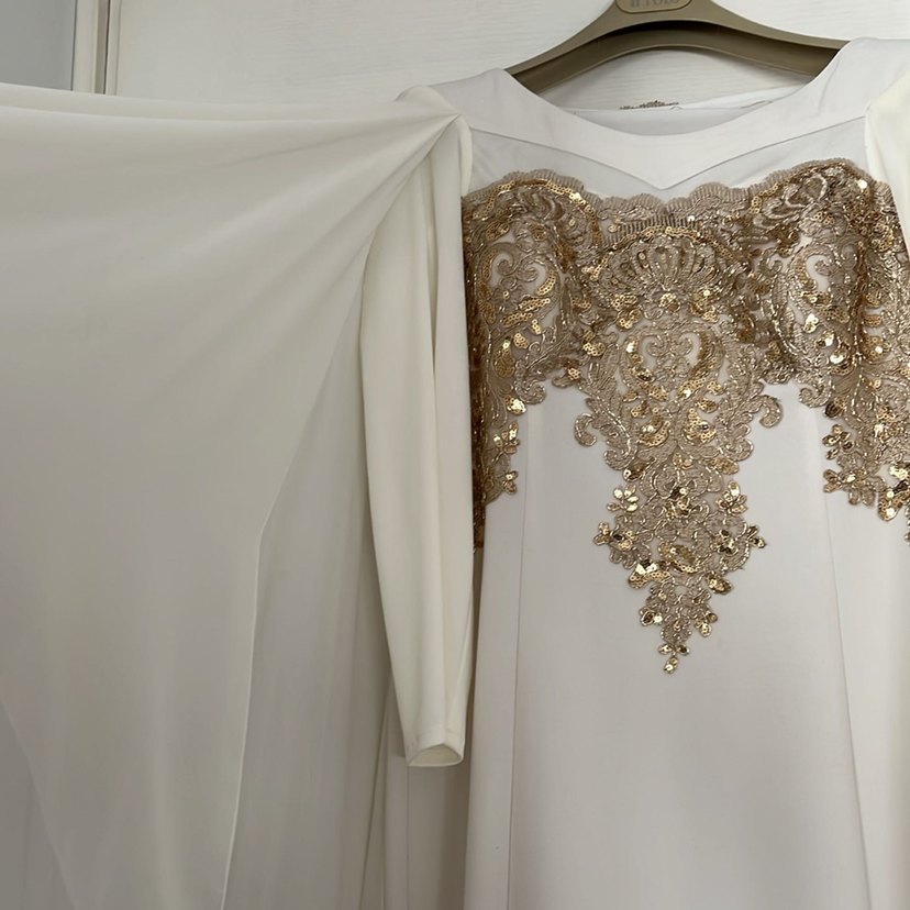 Uzun Beyaz İşlemeli Kadın Abiye Elbise - Görsel 2