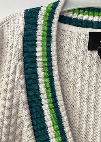 Beyaz V Yaka Örgü Kadın Süveter - Görsel 3